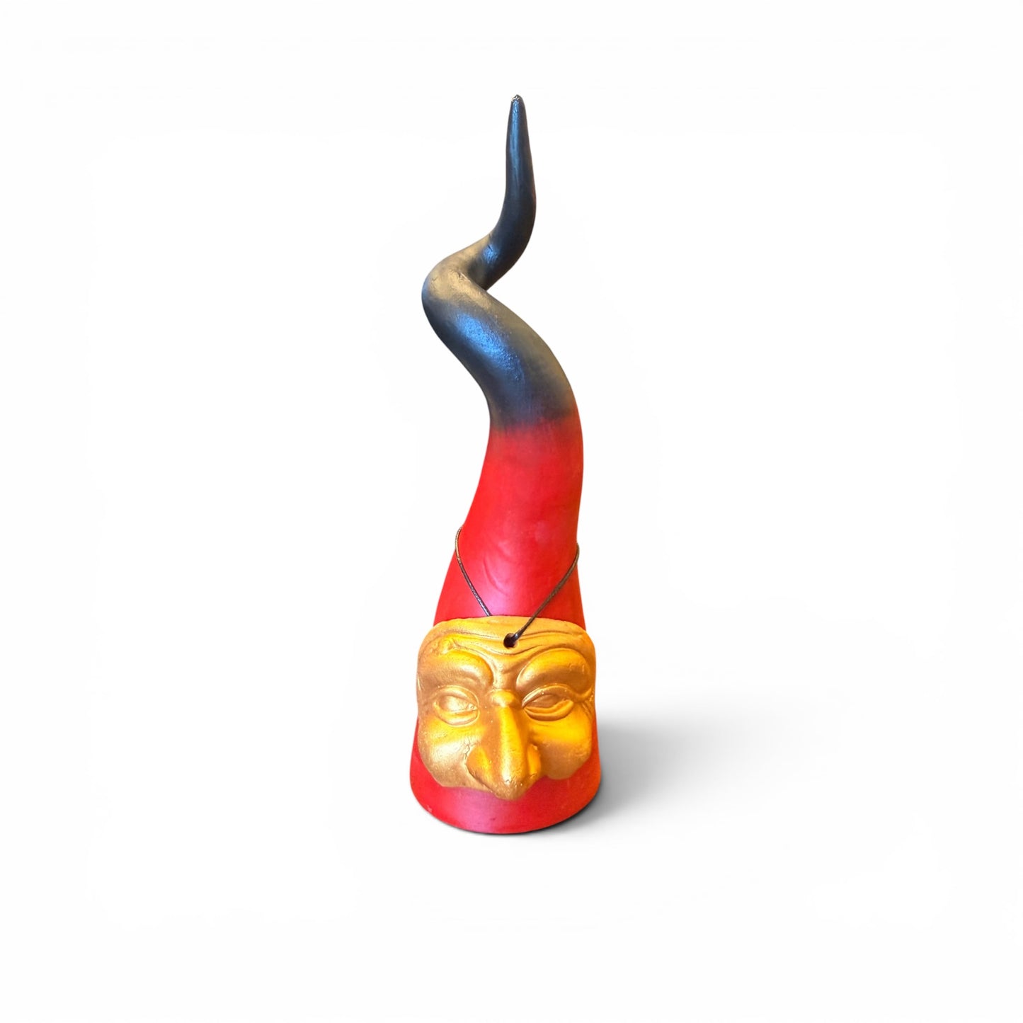 Corno Portafortuna con Maschera di Pulcinella – Terracotta Artigianale 20 cm